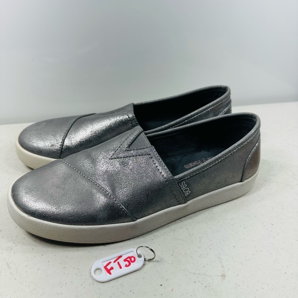 Skechers Bobs B-Loved - Liquid Sparkle Womens Casual Sneaker Silver US Size 10